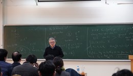 Giáo sư Toán học Ngô Bảo Châu với Bài giảng chuyên đề “Lý thuyết bất biến và không gian moduli”
