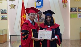 Cô gái Sri Lanka và tấm bằng tốt nghiệp loại Giỏi ở ngôi trường đại học hàng đầu về Khoa học tự nhiên của Việt Nam