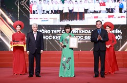 Trường THPT Chuyên KHTN được vinh danh trong chương trình Vinh quang Việt Nam 2023
