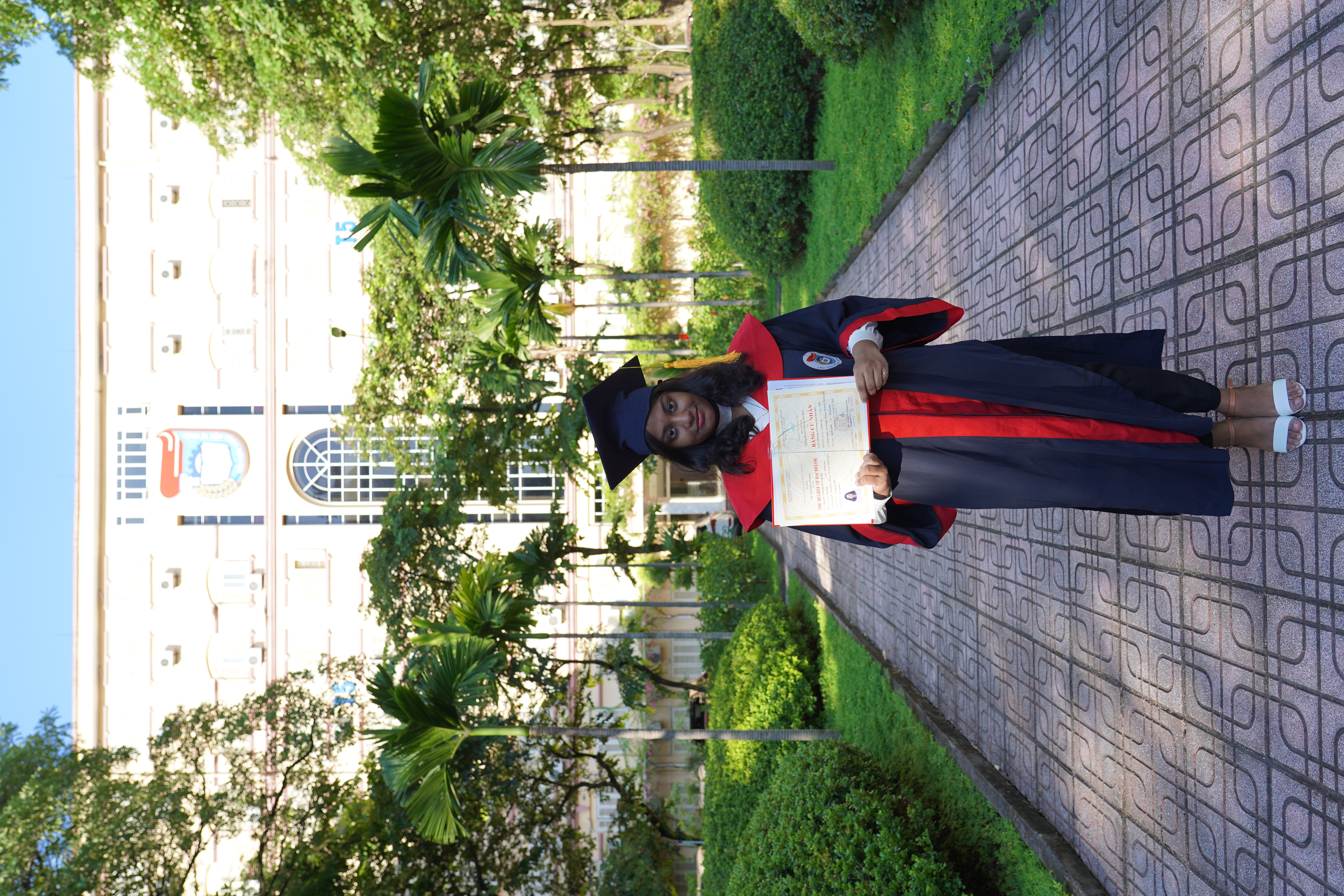 Cô gái Srilanka và tấm bằng tốt nghiệp loại Giỏi ở ngôi trường đại học hàng đầu về Khoa học tự nhiên của Việt Nam